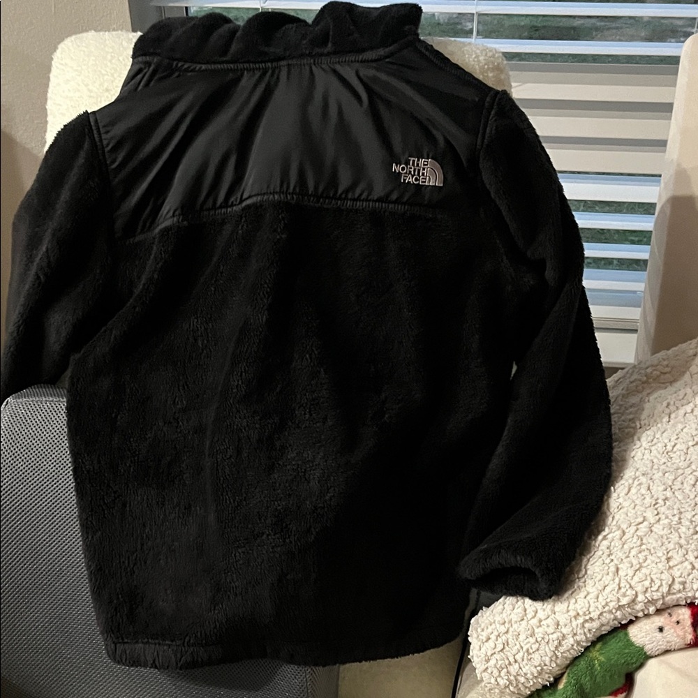 The North Face Kids Black Puffer Jacket - Picture 2 of 2